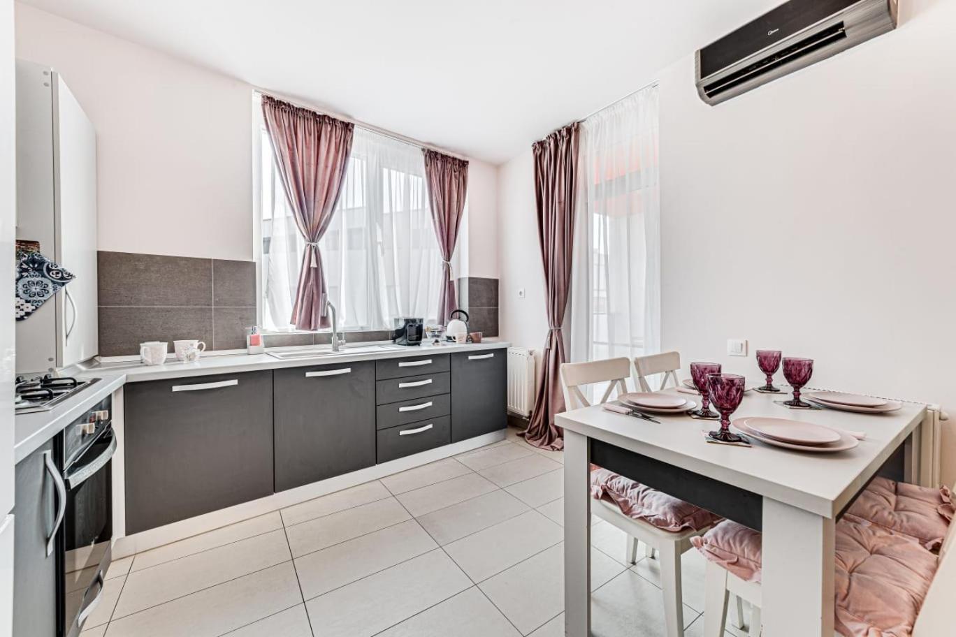 Ari Rose Apartment With Cozy Balcony Arad Ngoại thất bức ảnh